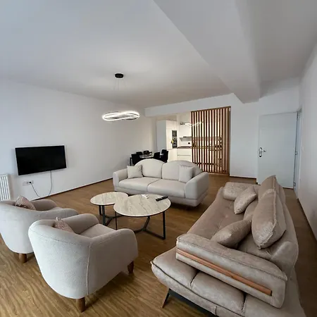 Huge Penthouse 170 * Skopje