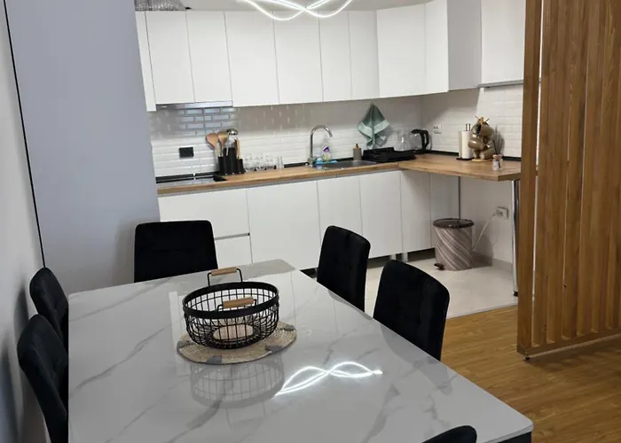 דירה Huge Penthouse 170 סקופיה